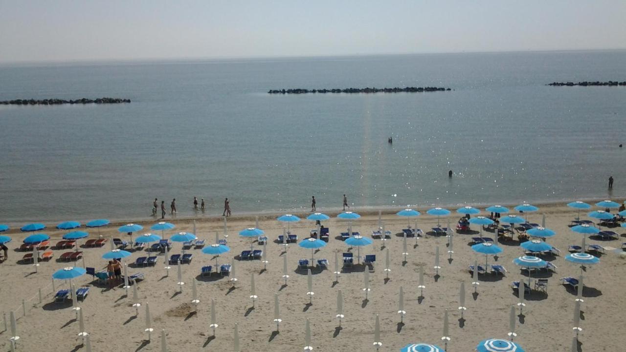 Giovanni In Romantic Adria On The Beach Lägenhet Lido di Pomposa Exteriör bild